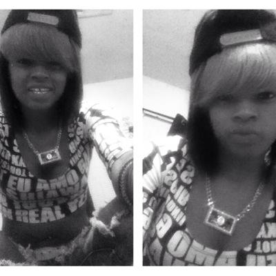 I love vibin around beautiful successful women .. ッ