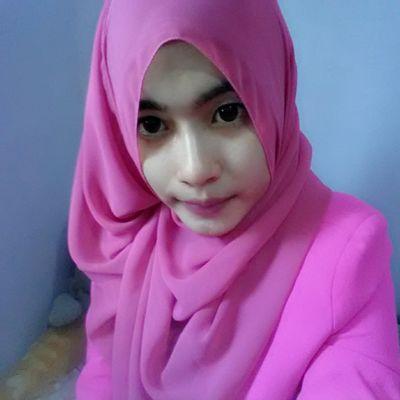 rheniRen's profile picture. if you never try you'll never know| redza delingga's wife