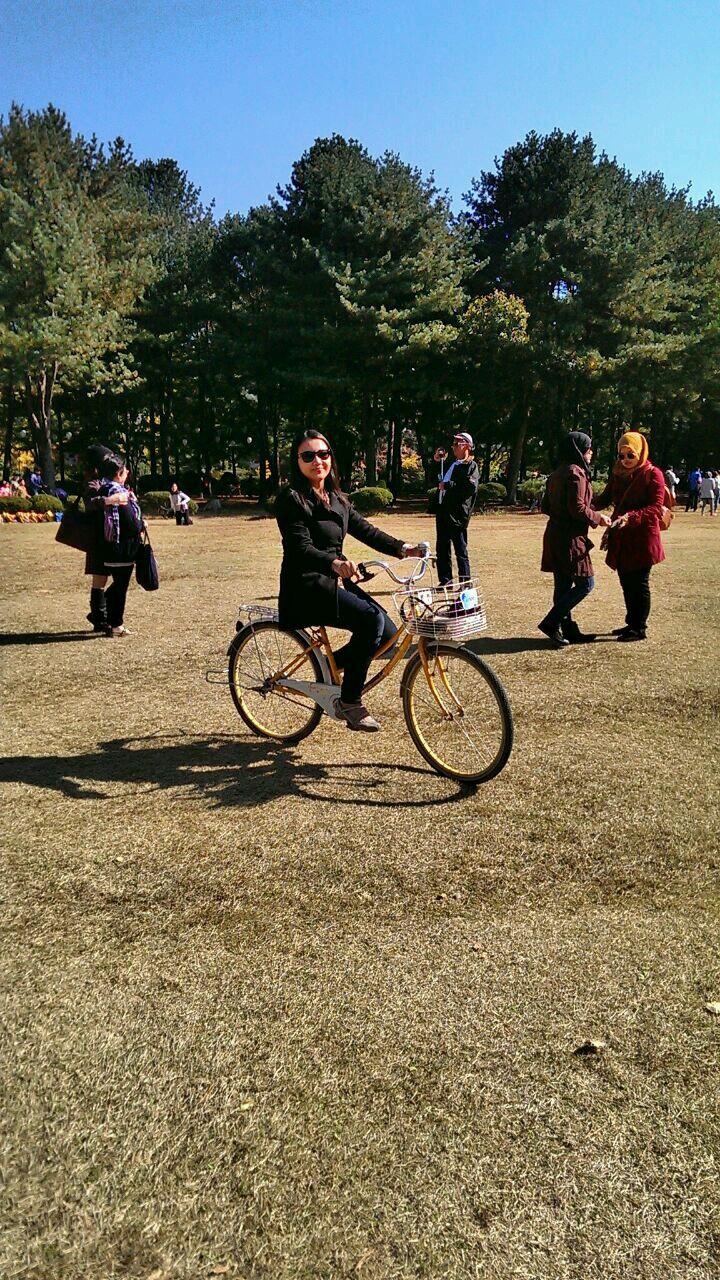 AnnieAhmad's profile picture. A Mom-To-Be