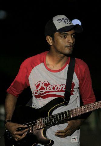 I am a Bassist • I like Music • I LOVE AMBON