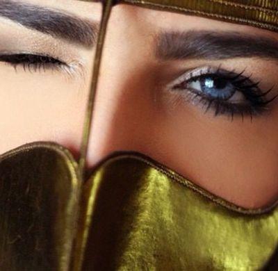 ‏لأنني أنثى ، أملك رقة الملائكة و ذكاء الشياطين ❤