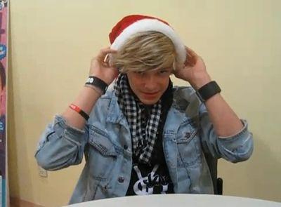 SantaCody143's profile picture. Spreading Christmas spirit to my favorite angel Paupau - Anonymous