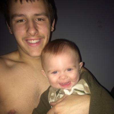 HeyAaronn's profile picture. 