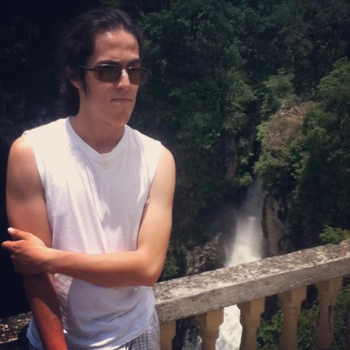 Romicaramelo's profile picture. 