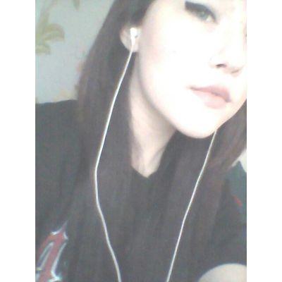 _emmiiily's profile picture. 18 // fuck up