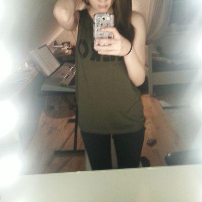 lel. metalhead und youtube-suchti. schlafe gerne. tumblr liebe. Okö. #veniziehdichaus . danke.