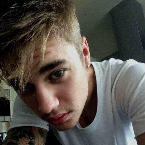 I'm a Belieber GIRL ♥ I love him a lot ♥ I wish I could meet him ♥ ♥