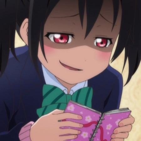 アイドルっていうのは笑顔を見せる仕事じゃない、
笑顔にさせる仕事なの!