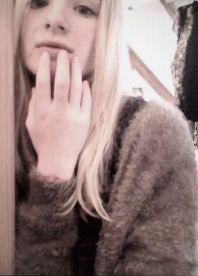 Evyste's profile picture. Bombarder pour la paix c'est comme baiser pour être vierge/SeriesAddict/Nirvana♪