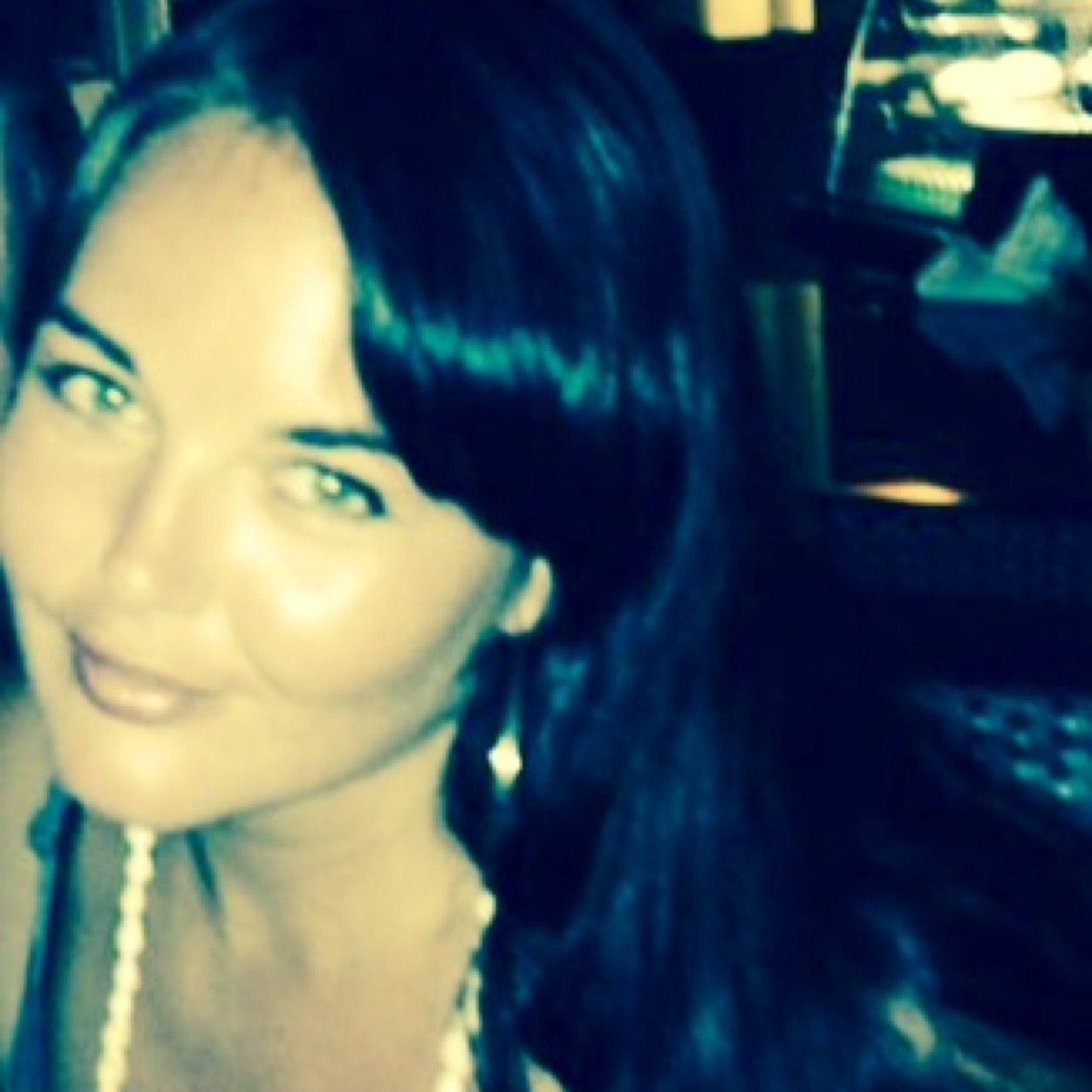 A teacher who endeavours to be happy,fun,loving and likes to make the most out of her life :) xx♥