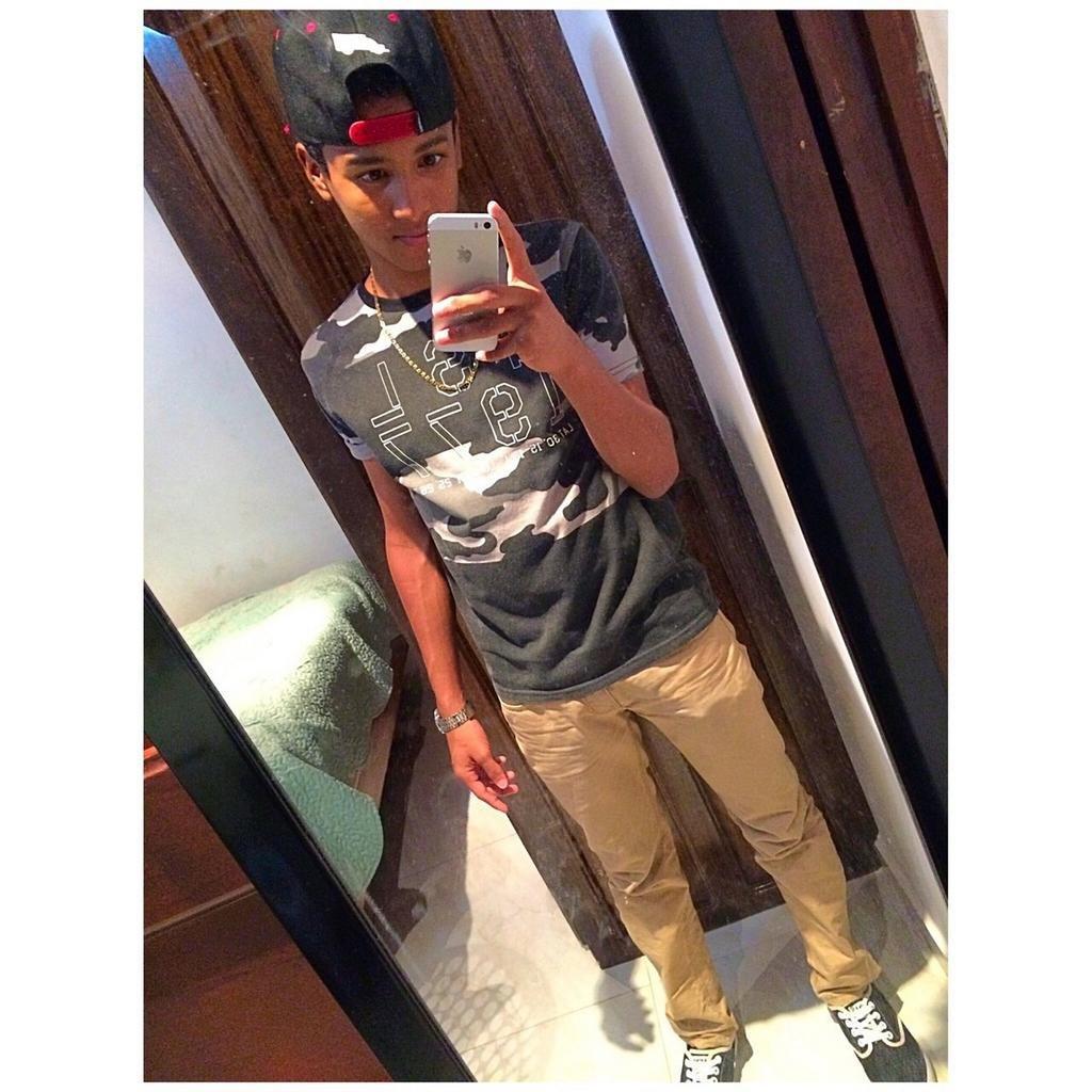 Instagram: zinedinem05 http://t.co/P6Kr9giWSN
5 de febrero♡