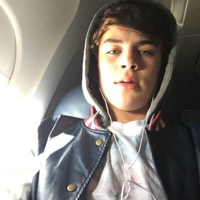 Paytepnipnip's profile picture. follow @fandomsxx for dms to 12/12