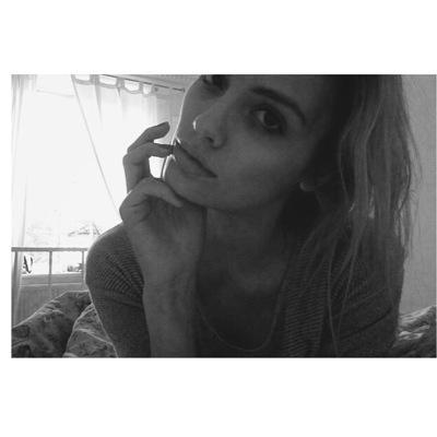 TeamWallisD's profile picture. chelsie and ciara are my babies