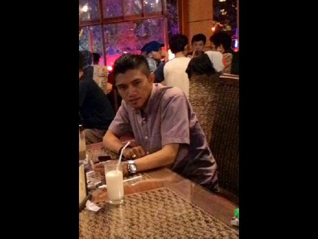 (Bekerja tnpa ad kata mengeluh)
