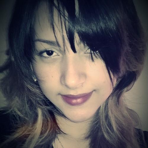 Complicada de se entender, vivo somente pra ti fazer Feliz. desistir jamais. Tento se forte todos os dias pra segui enfrente..,