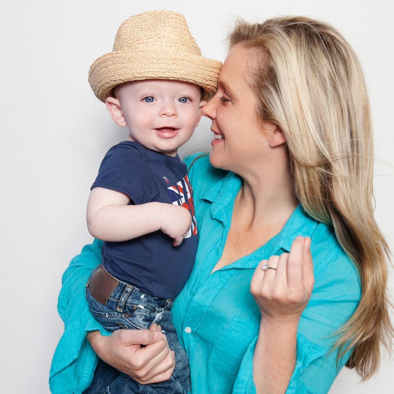 Social Media Consultant, Home Decor Obsessed & occasionally a crazy dance mom. Mom to the amazingly talented Ellie, Zach & Caileigh.