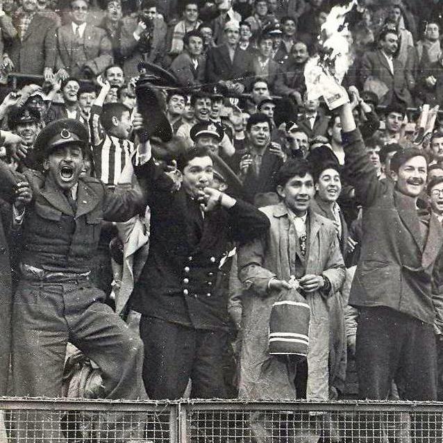 Lamı Cimi Yok. Fenerbahçe Halktır.