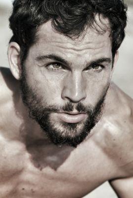 Mannequin & acteur, mais surtout voyageur http://t.co/nvDLyI9HKU