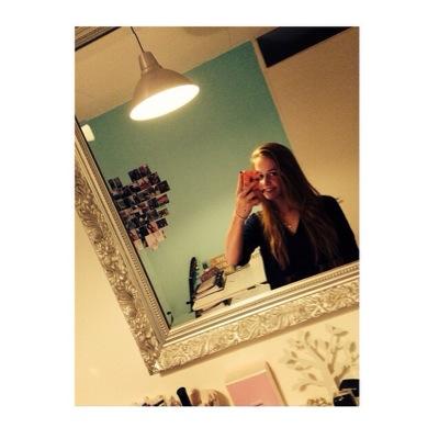 DonnaaaaaXx's profile picture. Happiness is a day at the beach