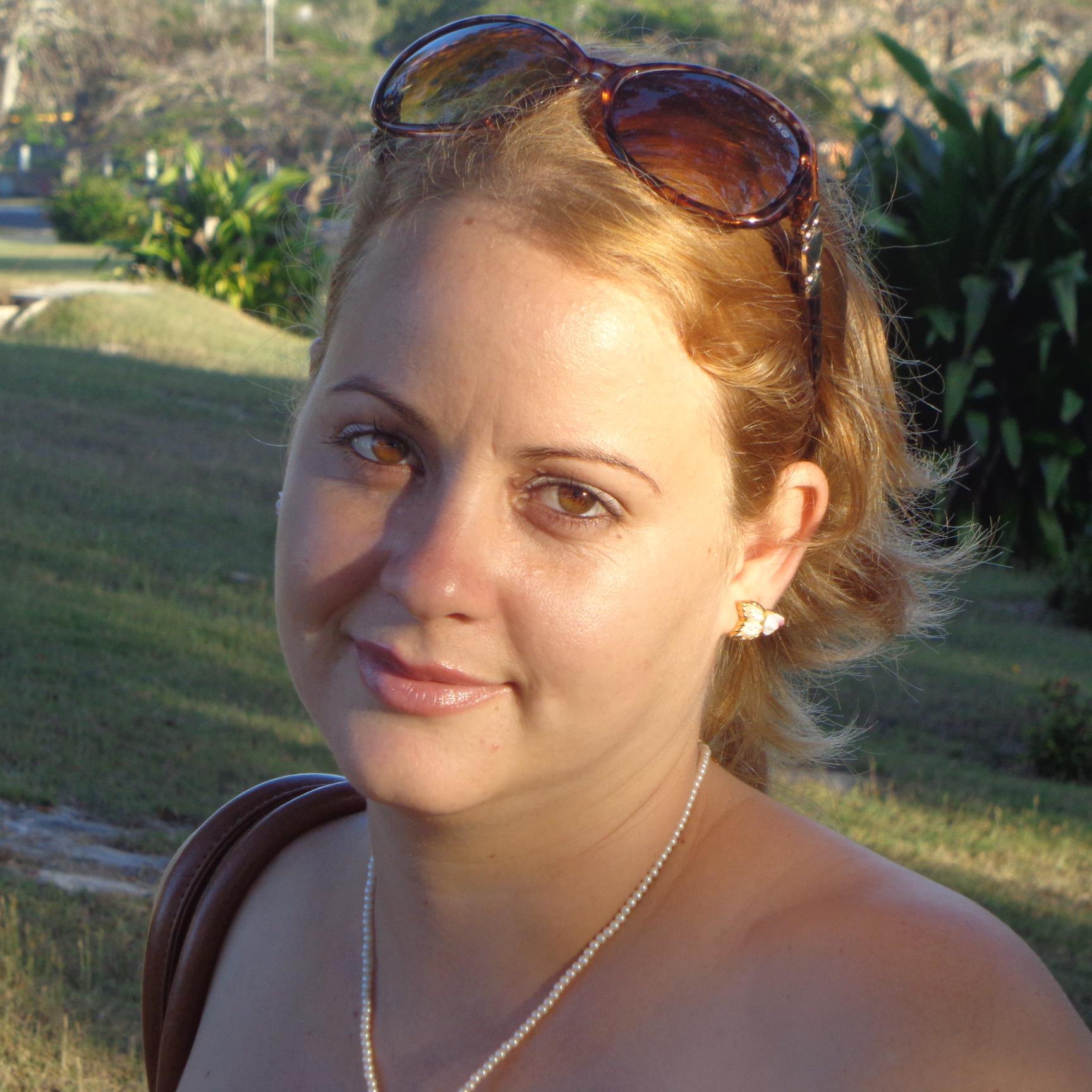 ariannirr's profile picture. 