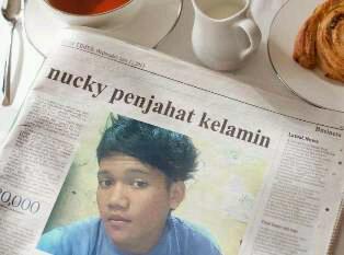 Kau trindah yng tak prnah bisa ku lupa,walau pun kini kamu milik orang