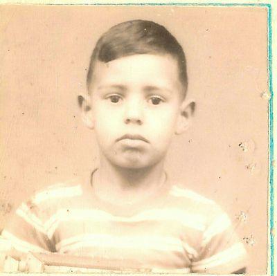 Sociólogo, prof. de História, e da República Popular do Corinthians.