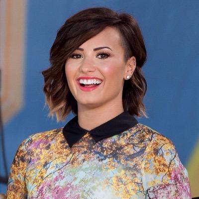 I LOVE YOU DEMI!! ❤️❤️❤️ PLS GO TO WINNIPEG!!!