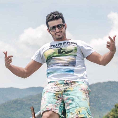 محب للإطلاع .. لا أُغرّد كثيراً ..