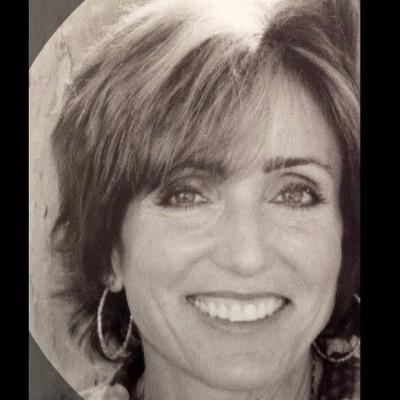 A unique organizing service specializing in everything closets to offices...de-cluttering, staging, packing, and handling your move! We make it easy!