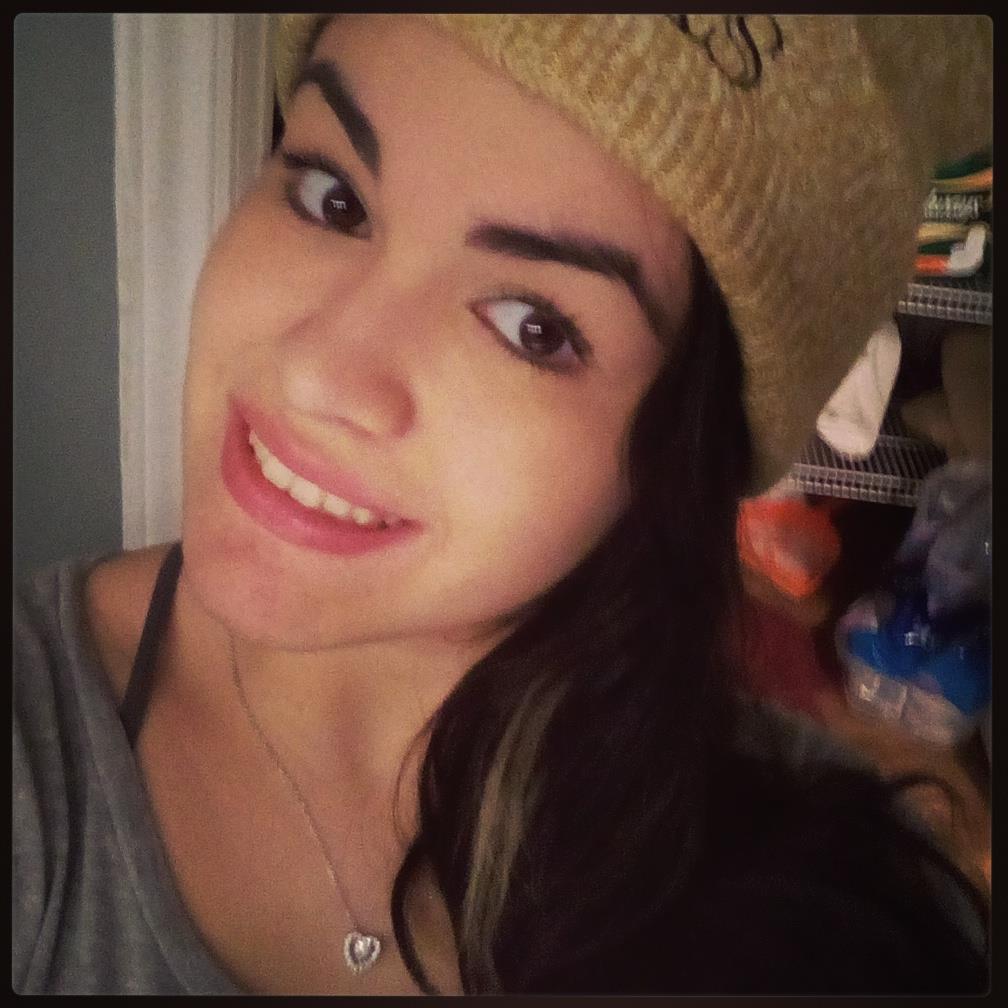 i am a outgoing girl and just wait to talk to new people :)