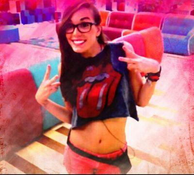 Alejandra Gh15 {Su sonrisa es simplemente perfecta*-*}{Me parezco tanto a ella que me llamo igual8-)} ~Sencilla, humilde y transparente~ ¿Sabes o no?