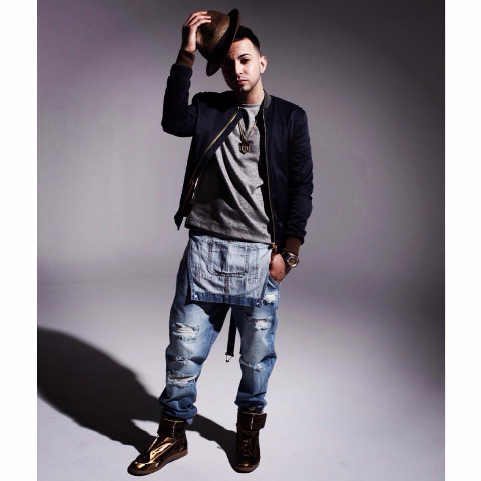 Fan club de @jquiles en Bogota Bookings Contact: (866)294-6233 Bookings@richmusicltd.co ( Club De Fans Nacional @JquilesFc )