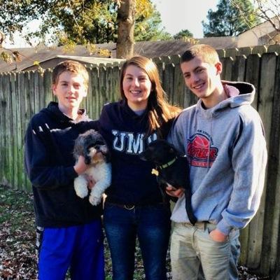 1st grade teacher at Glenwood Elementary, wife, and mother of 3