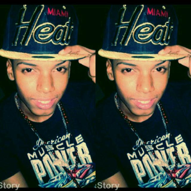 chico_love10's profile picture. 