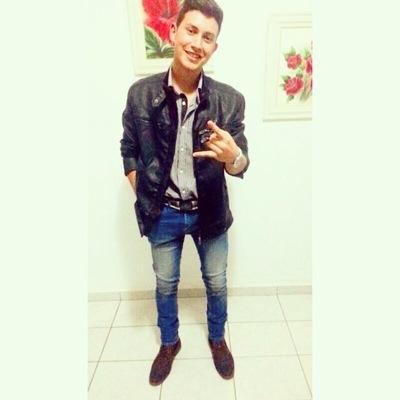 snap: michael_r22                  insta: _ITSMIIKE_