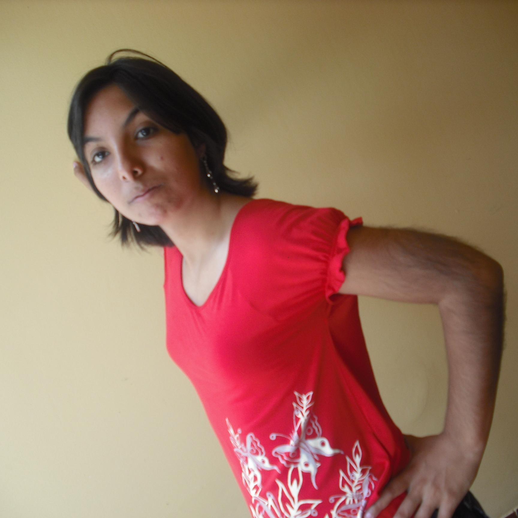 eu tenho 22 anos...espero que todos adorem essa foto..criei esse twitter porque pra mim pode grava jogos e coloca ..ter inscritos..sou uma youtuber