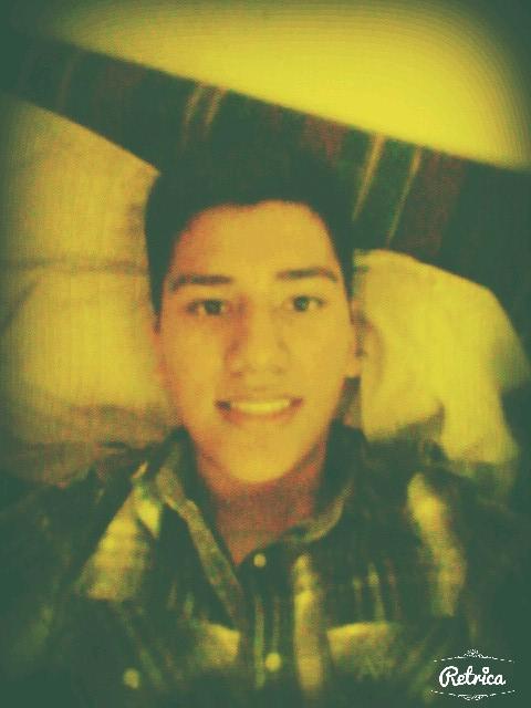 musica para vivir:) I like 1D and TVD:B sigueme y te sigo:p
