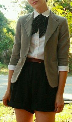 Just another classy girl trying to spread her preppy ways and tasteful thoughts and opinions through the North.