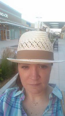 Digital marketer ( my job), wine & hard cider drinker with a love of cooking, politics, music and movies.