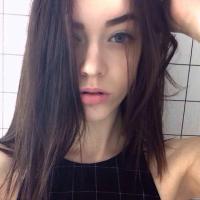 Elizabeth (@crlmscn) 's Twitter Profile