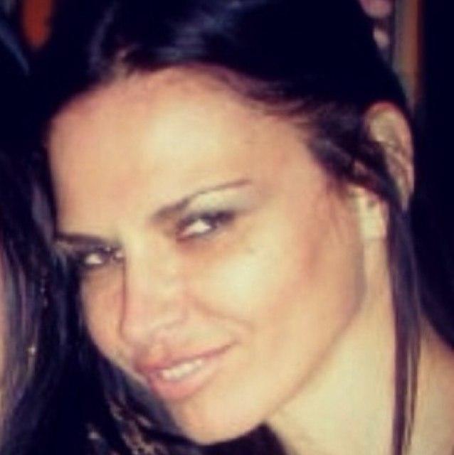 Designer http://t.co/DSGZePaaf0 , Fashion reporter on Breakfast Channel 10 , Mama to beautiful Zsa Zsa , love of my life .