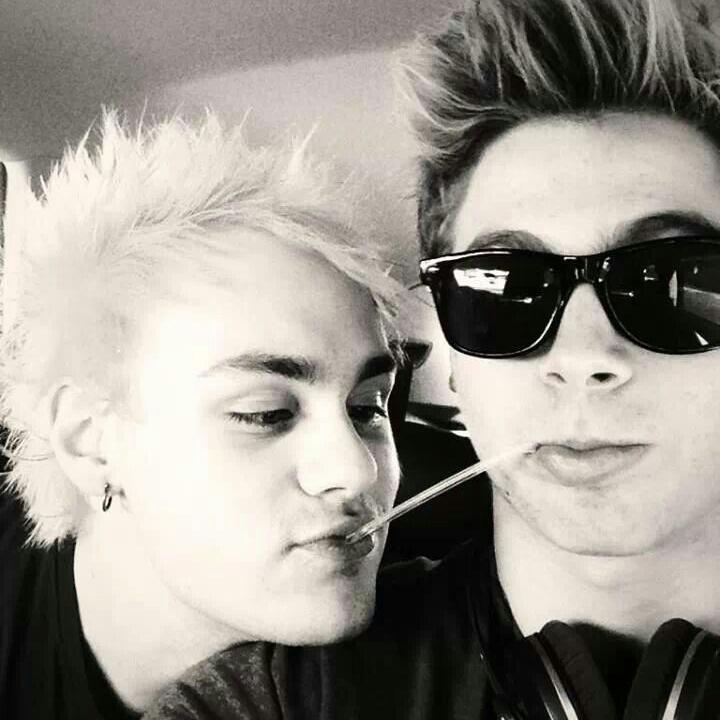-If you're not talkin 5SOS I don't wanna talk- ♡Muke af♡ 0/4 0/5 @seductivesos is bae