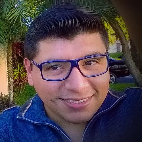 Diseñador Gráfico y Community Manager