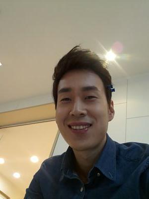 Seung_Trust's profile picture. #민주주의  #정의  #대화 #희망
더 따뜻한 세상을 위해 함께 생각하고 말하고
행동 하는 사람, 나보다 조금은 어려운 사람을
위해 손을 내밀 줄 아는 사람

역사, 그 위에 살자