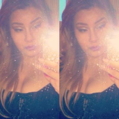 hailly_j's profile picture. ♡  ♡