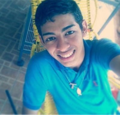 Estudiante de Licenciatura en Farmacia  Amante del trabajo por la Iglesia... Estudio, trabajo y oración; he aquí el lema que te conservará bueno... DBosco