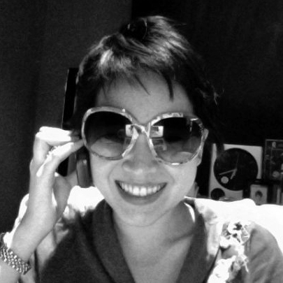 namizon's profile picture. geeky introvert with pretty convincing fake confidence