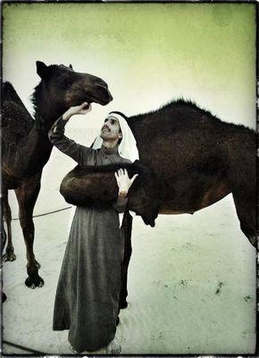 ‏‏لكي تتكلم يجب أن تسمع ولكي تكتب لابد أن تقرأ.