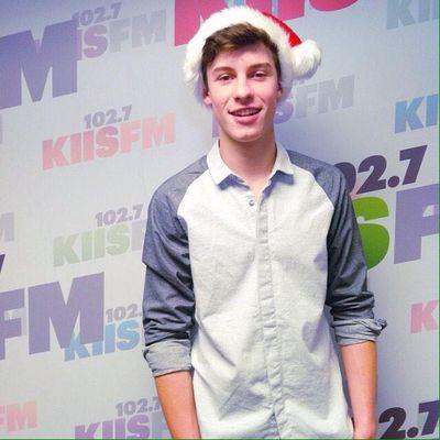 follow @shawnmgifs
