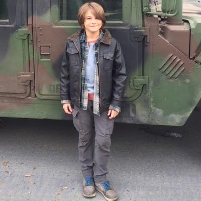 I play guitar. I like soccer at AYSO. Sushi My Ask.Fm is @Ajsuss29. I'm an actor in #Argo, #TheLastShip,#DrunkHistory,and lots more which is here⬇️